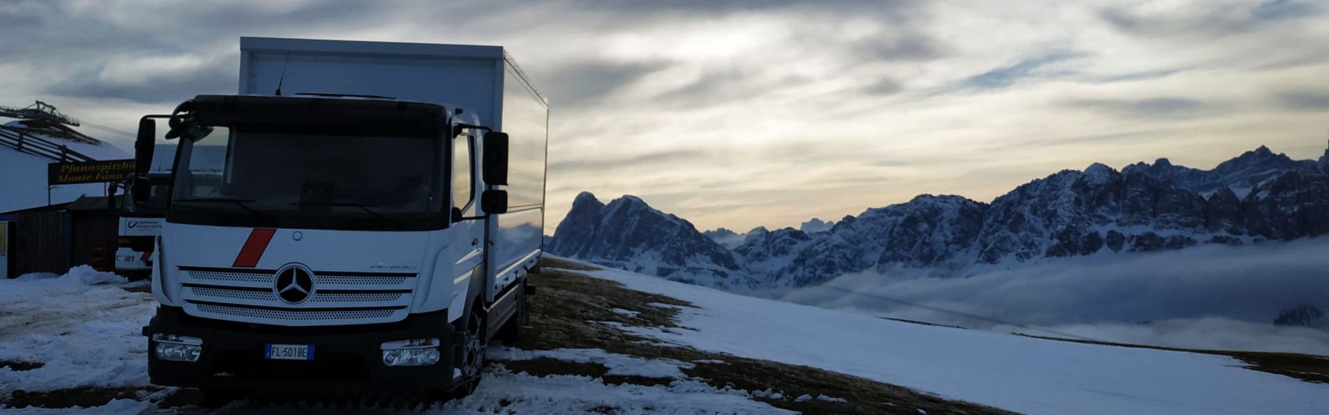 Berge Mit Lieferauto